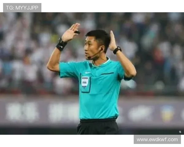 足球裁判判罚新规则解析与应用指南:精准裁决助力比赛公正与流畅 足球裁判判罚新规则解析与应用指南:精准裁决助力比赛公正与流畅