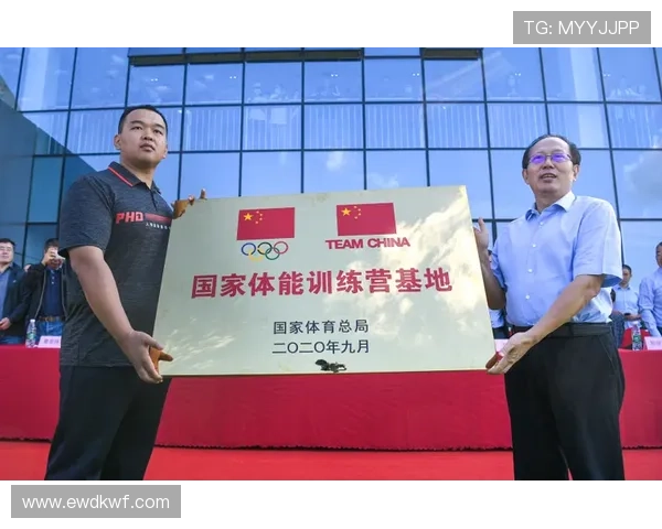 全面解析赛艇运动员如何通过科学训练与心理调适实现竞技水平的显著提升